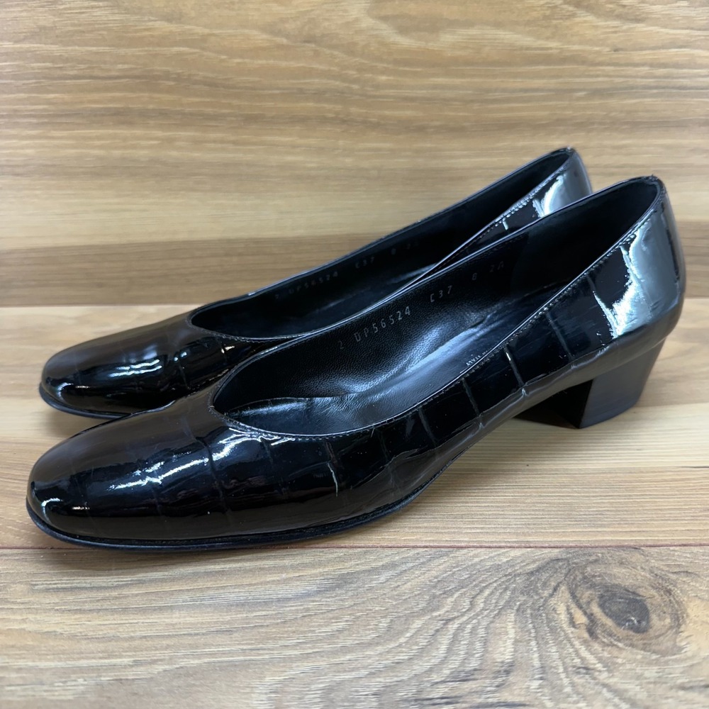 Salvatore Ferragamo Pumps Womens 8 AA Patent Leather Low Heeled